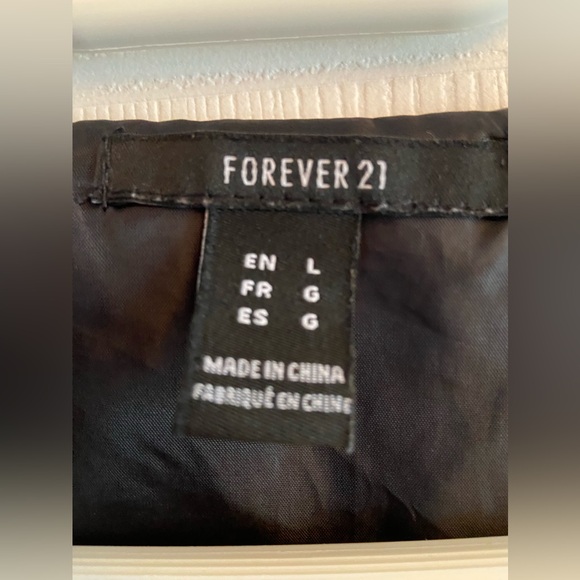 FOREVER 21 Pinstripe Asymmetrical Vest - Picture 6 of 7